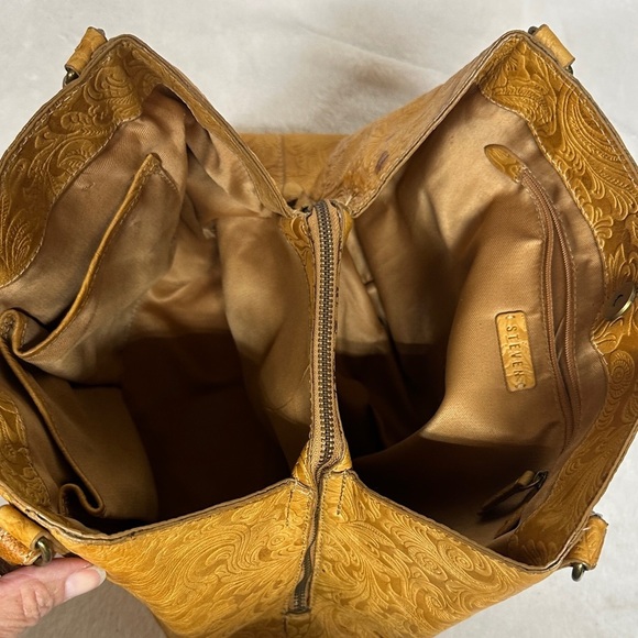 Steven By Steve Madden Embossed Mustard Colored leather Shoulder Bag - Picture 11 of 16